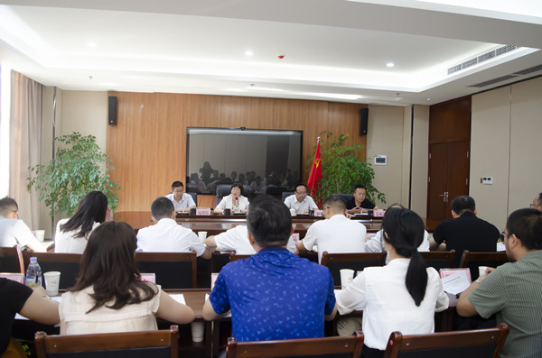 我院召开党委理论学习中心组（扩大）会议